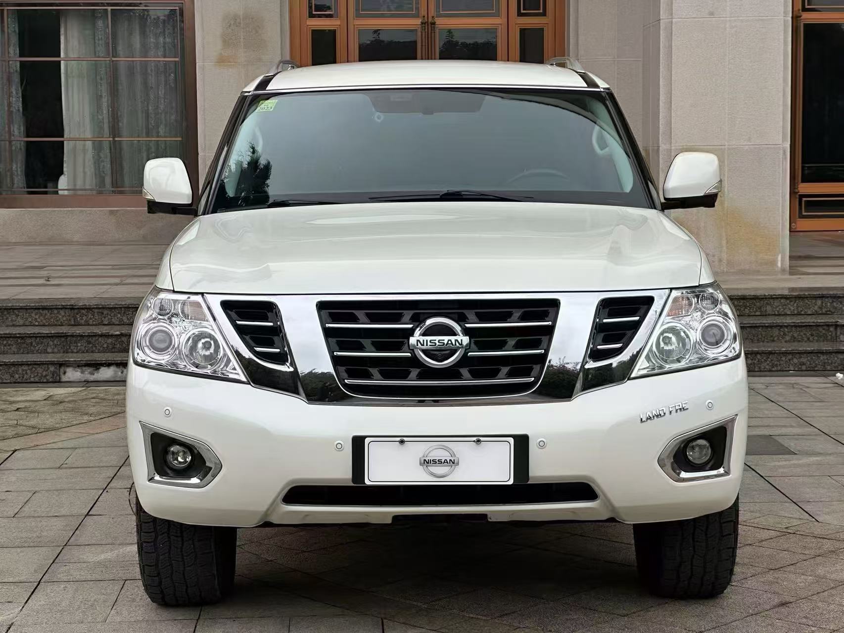 Aktueller Firmenfall über Nissan Patrol Y62 Komplettes Fahrwerk-, Brems- und elektronisches Steuerungssystem｜OE-Spezifikations-Ersatzteile aus einer Hand