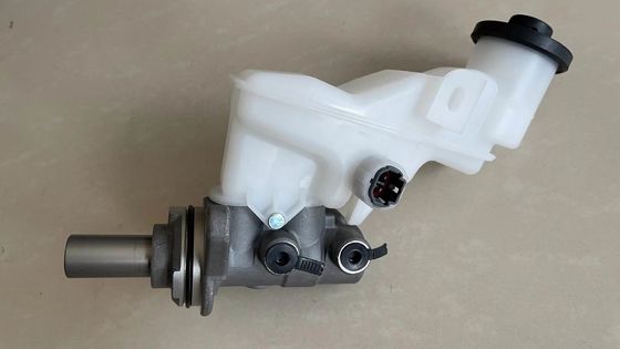 47201-0D390 1 PC/Set Bremsmastersilinder Teilbaugruppe 47201-0D390 472010D390 Vorderbremskupplung Mastersilinder 47201-0d390 FITS TOYOTA