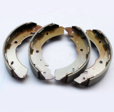 Isuzu D-Max Mitsubishi L200 Trommelbremsschuhe 4600A447 8-97947-802-0